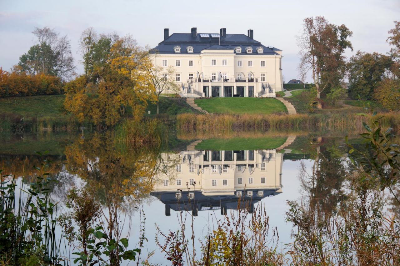 Palac Komierowo Sępólno Krajeńskie Exterior foto
