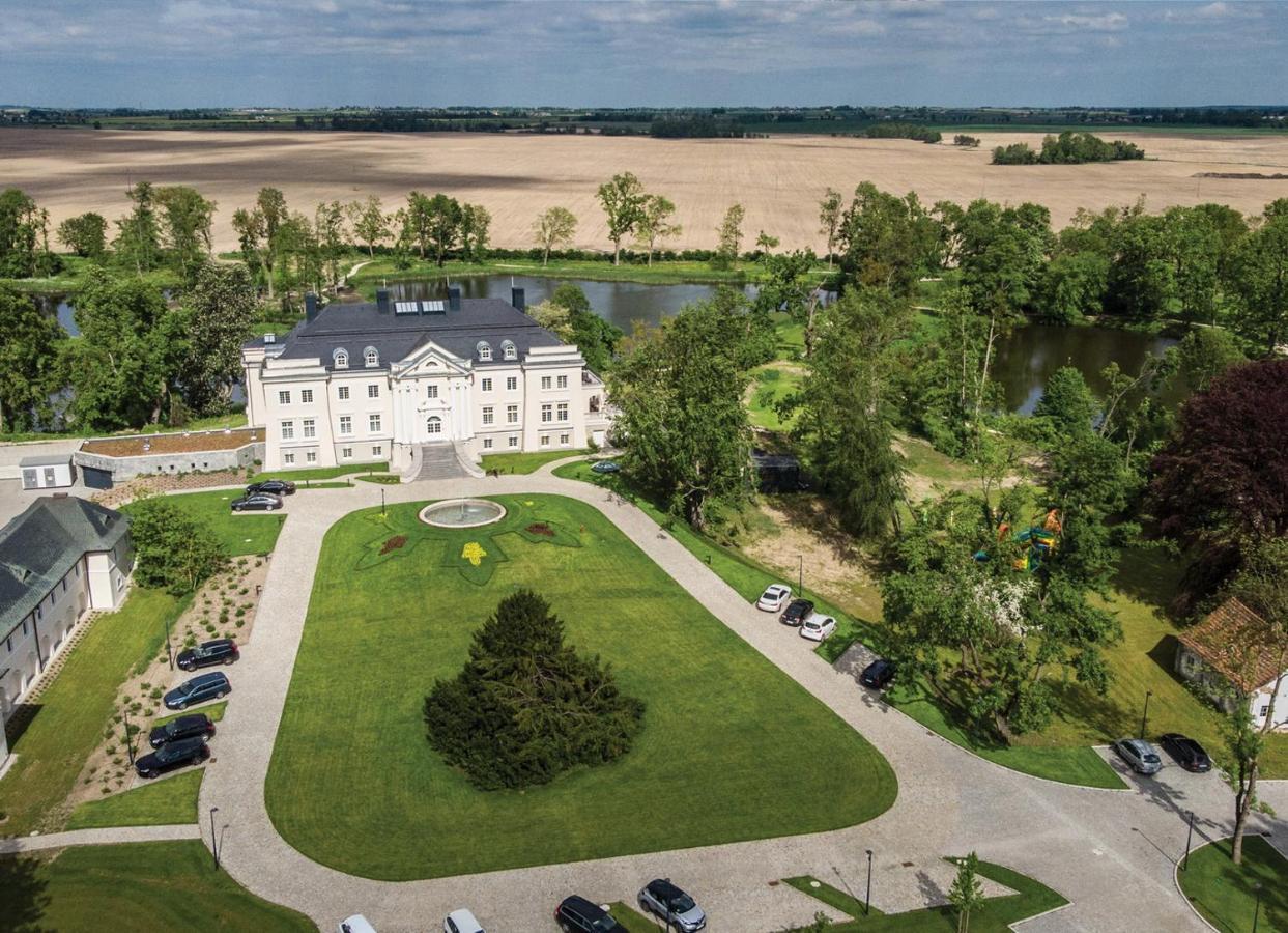 Palac Komierowo Sępólno Krajeńskie Exterior foto